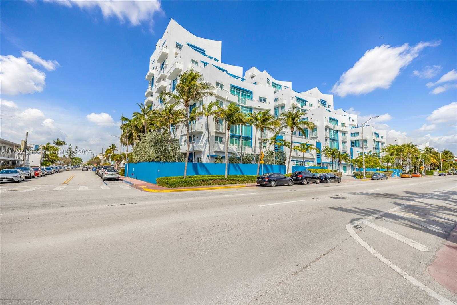 Small Image of 7600 COLLINS AVE #703, Miami Beach Number 25