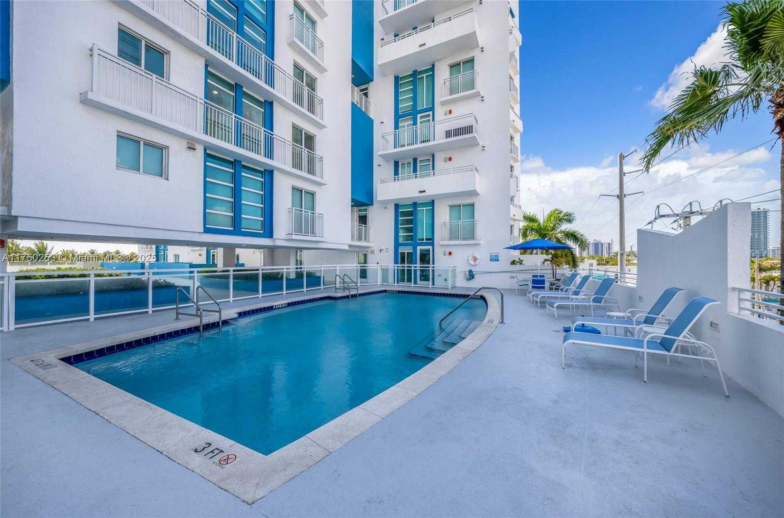 Small Image of 7600 COLLINS AVE #703, Miami Beach Number 29