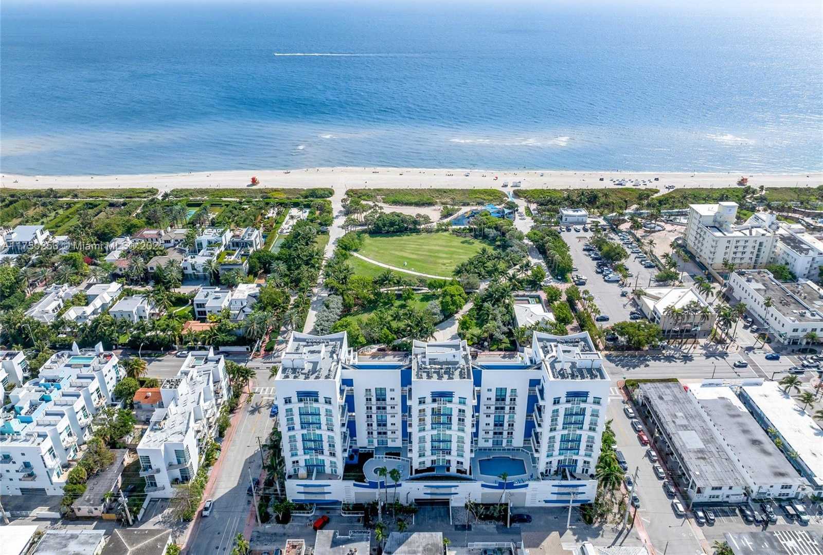 Small Image of 7600 COLLINS AVE #703, Miami Beach Number 3