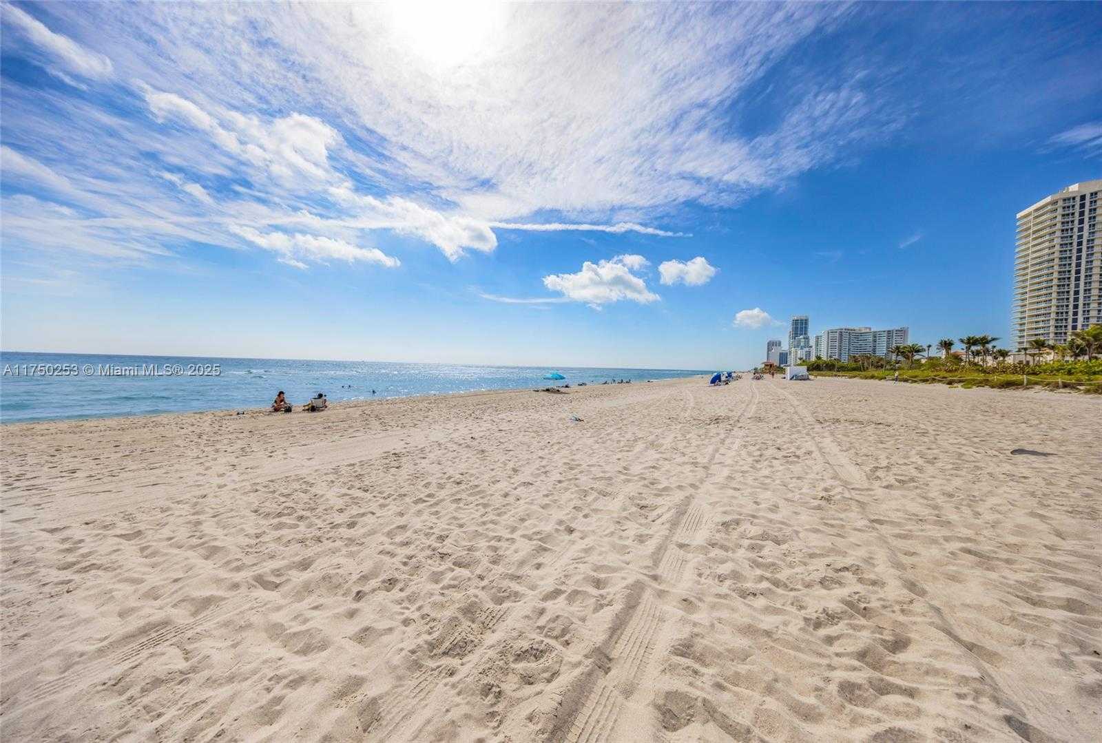 Small Image of 7600 COLLINS AVE #703, Miami Beach Number 40