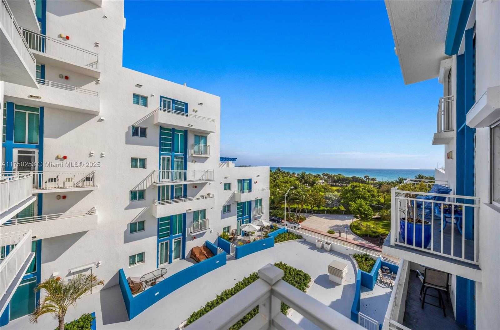 Small Image of 7600 COLLINS AVE #703, Miami Beach Number 5