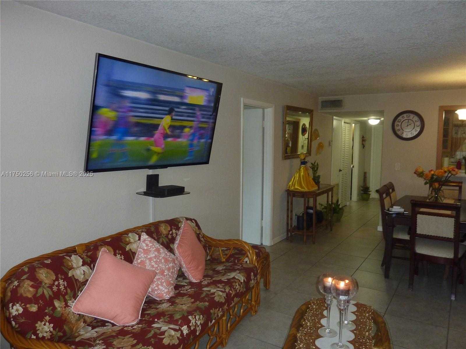 Small Image of 10123 SUNRISE LAKES BLVD #104, Sunrise Number 10