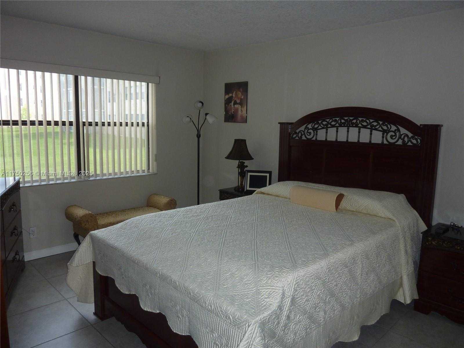 Small Image of 10123 SUNRISE LAKES BLVD #104, Sunrise Number 11