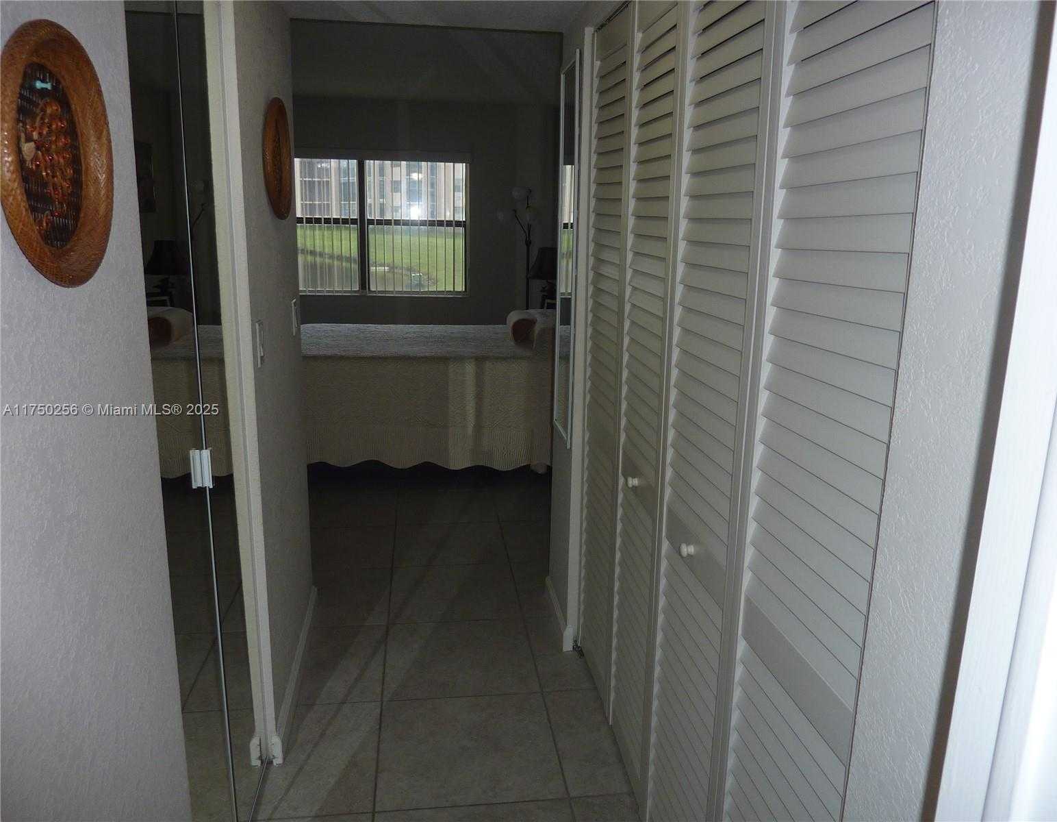 Small Image of 10123 SUNRISE LAKES BLVD #104, Sunrise Number 16