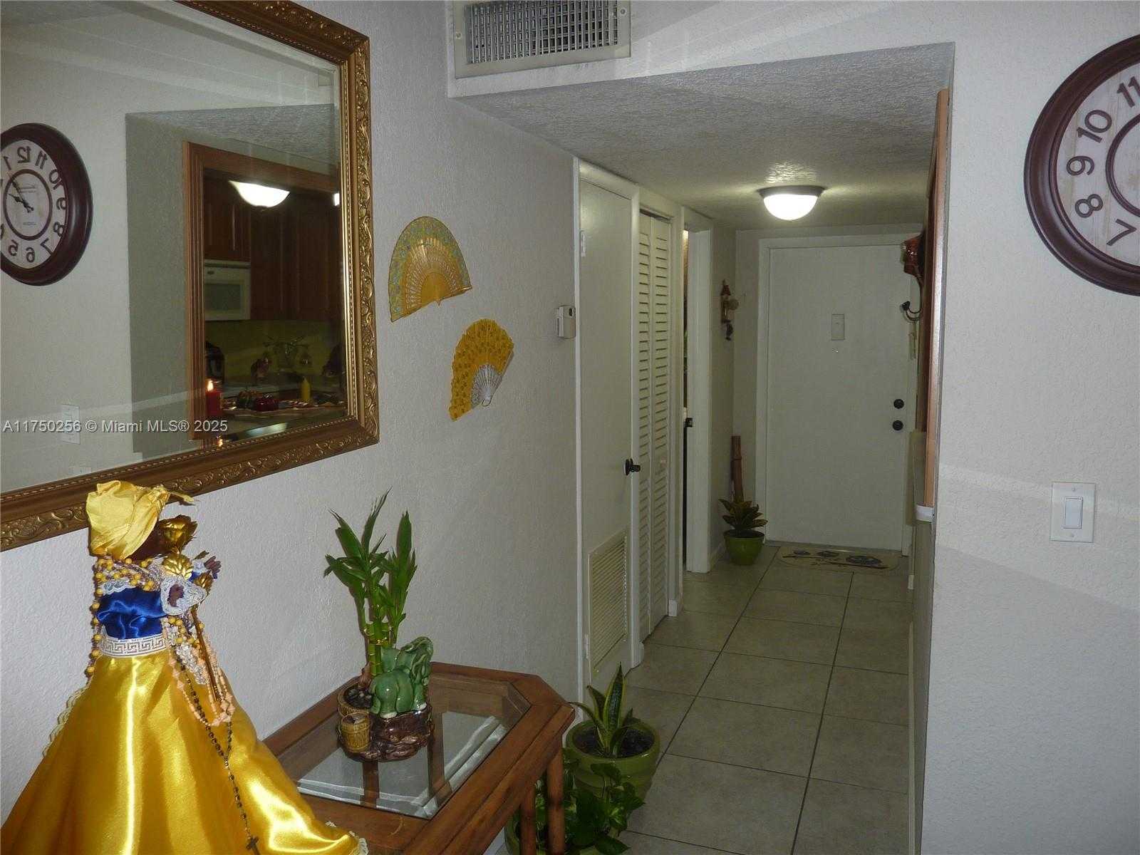 Small Image of 10123 SUNRISE LAKES BLVD #104, Sunrise Number 21