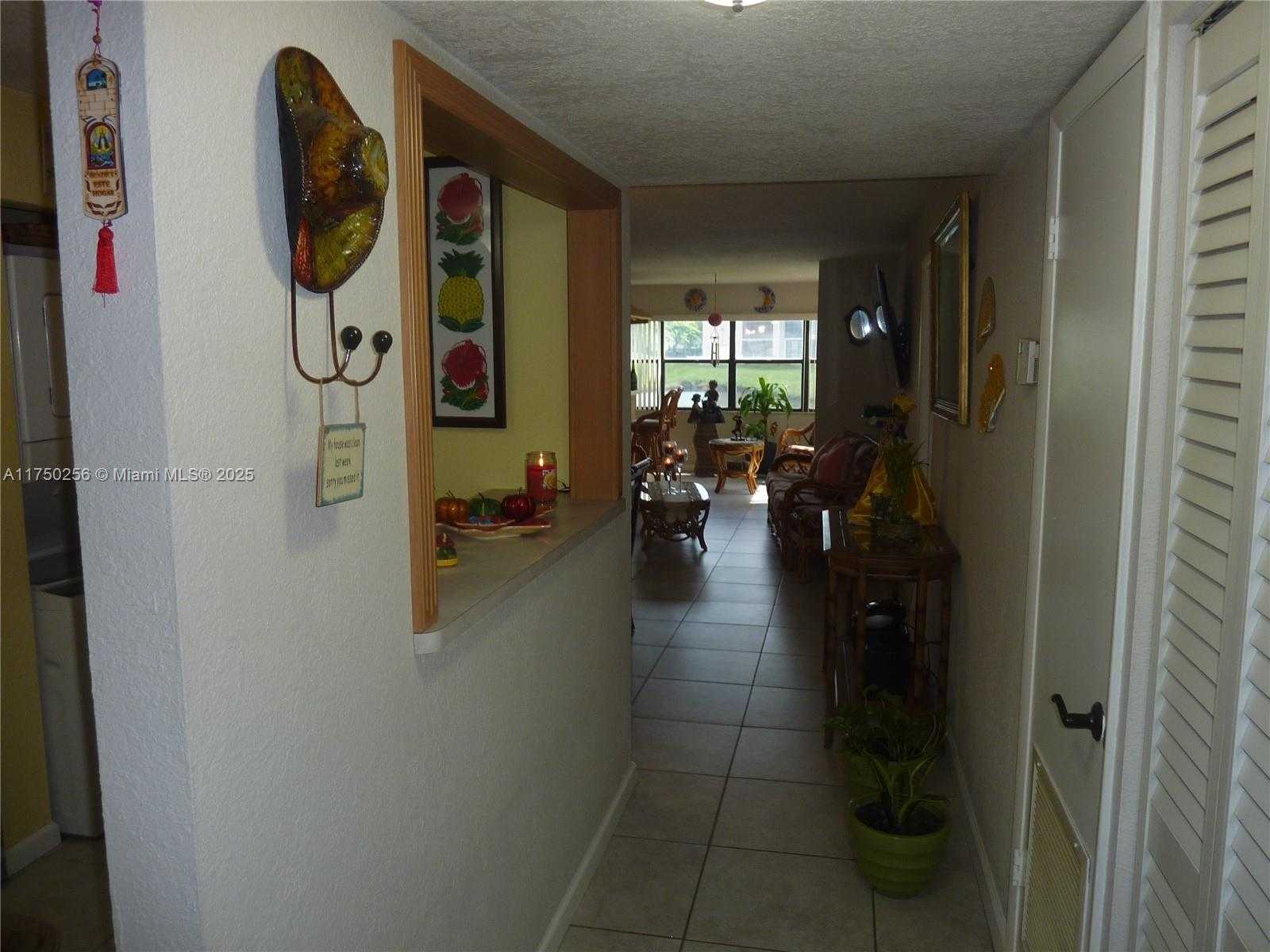 Small Image of 10123 SUNRISE LAKES BLVD #104, Sunrise Number 22
