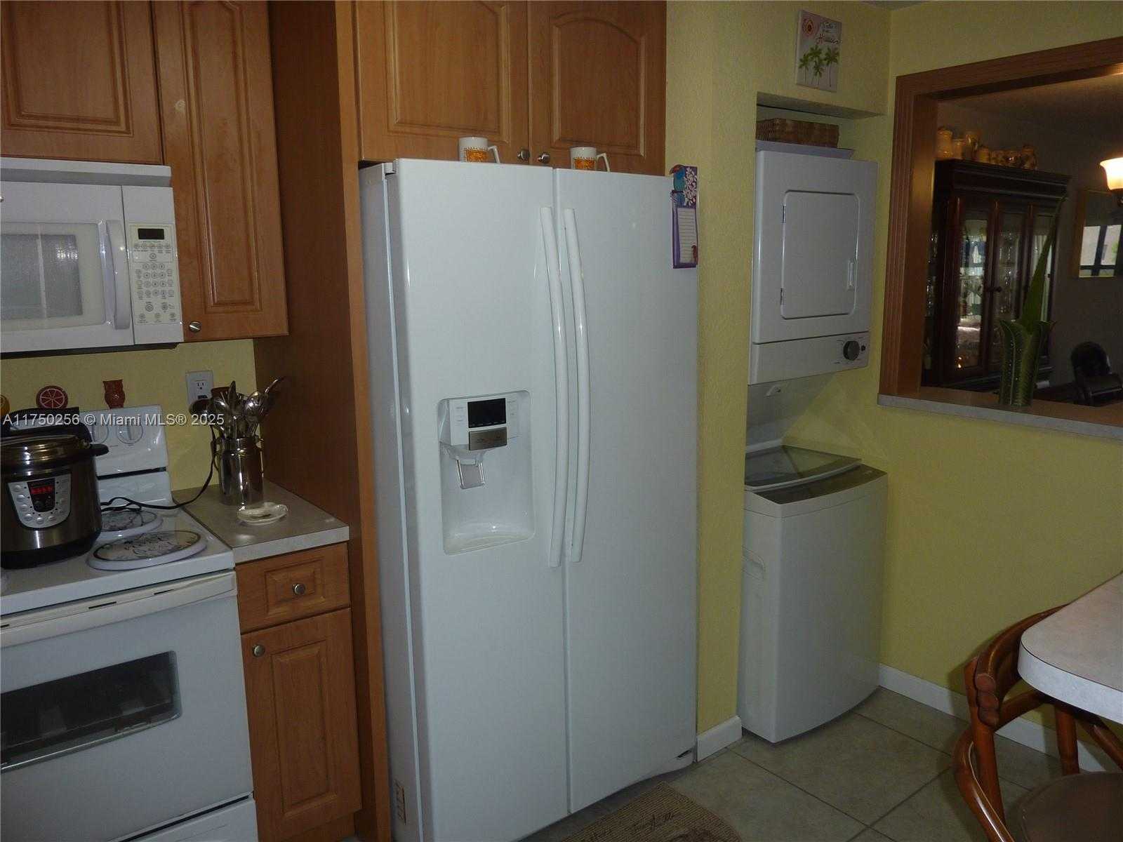Small Image of 10123 SUNRISE LAKES BLVD #104, Sunrise Number 26