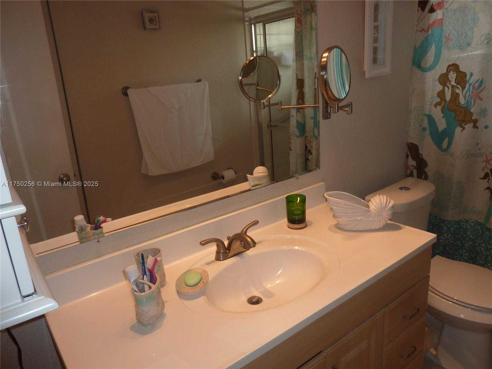 Small Image of 10123 SUNRISE LAKES BLVD #104, Sunrise Number 28