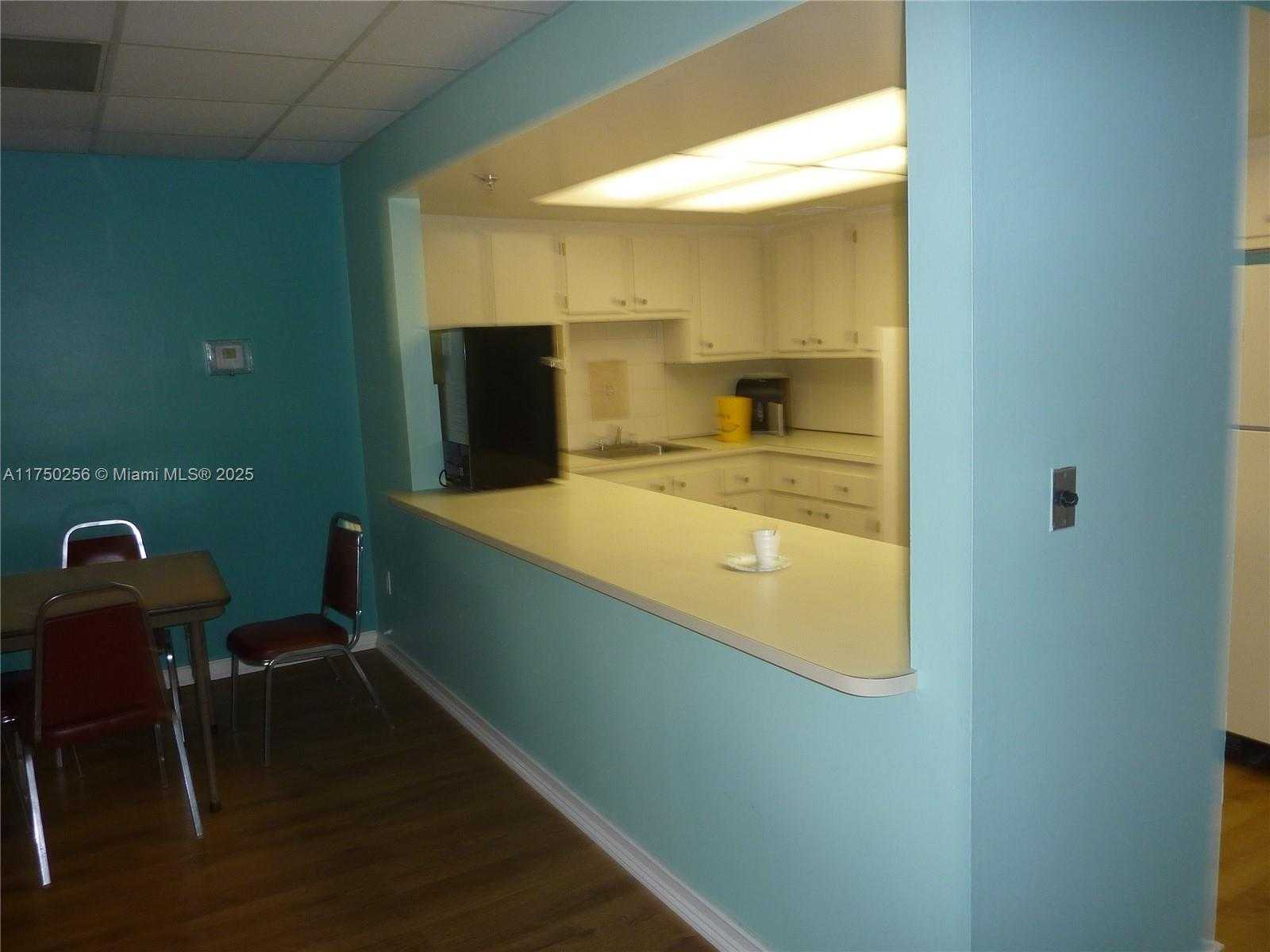 Small Image of 10123 SUNRISE LAKES BLVD #104, Sunrise Number 42