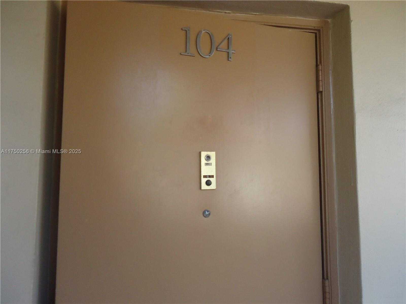 Small Image of 10123 SUNRISE LAKES BLVD #104, Sunrise Number 5
