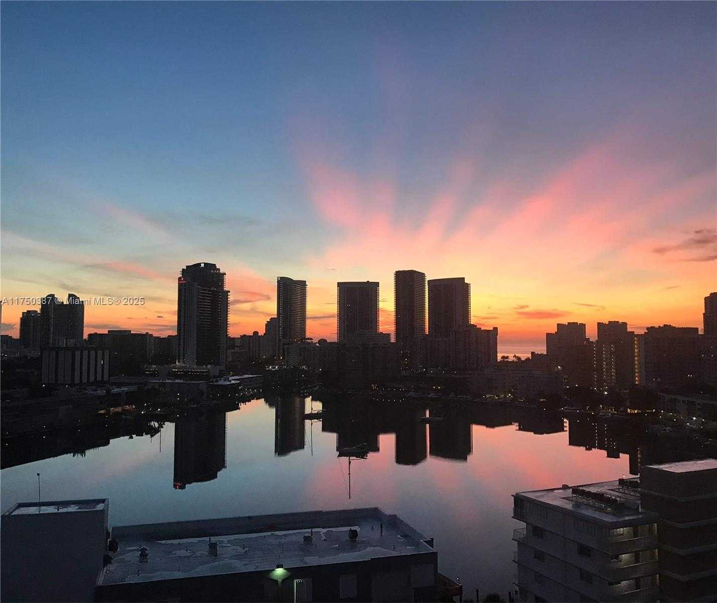 Small Image of 427 GOLDEN ISLES DR #16E, Hallandale Beach Number 19