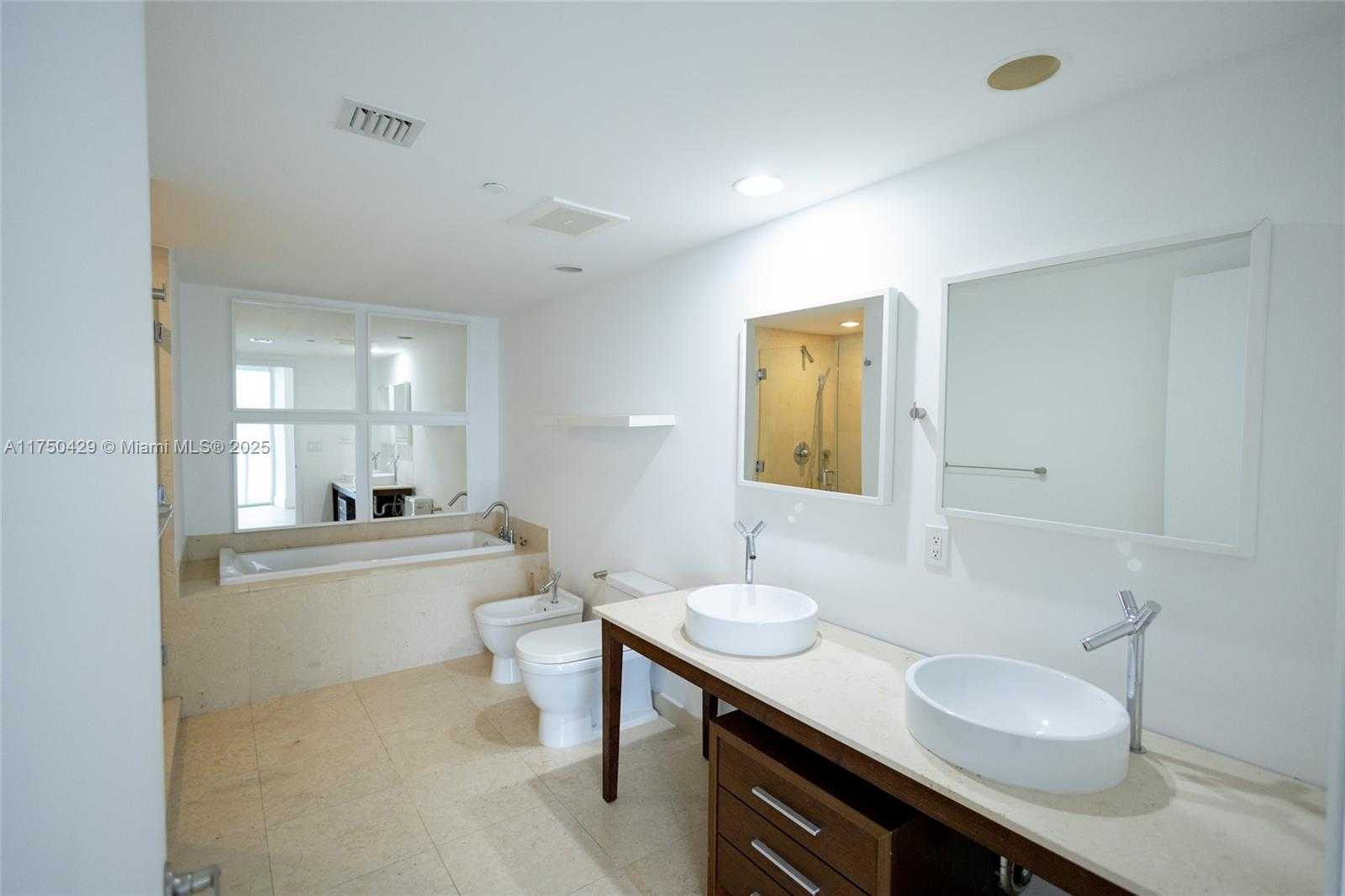 Small Image of 495 BRICKELL AVE #2102, Miami Number 25