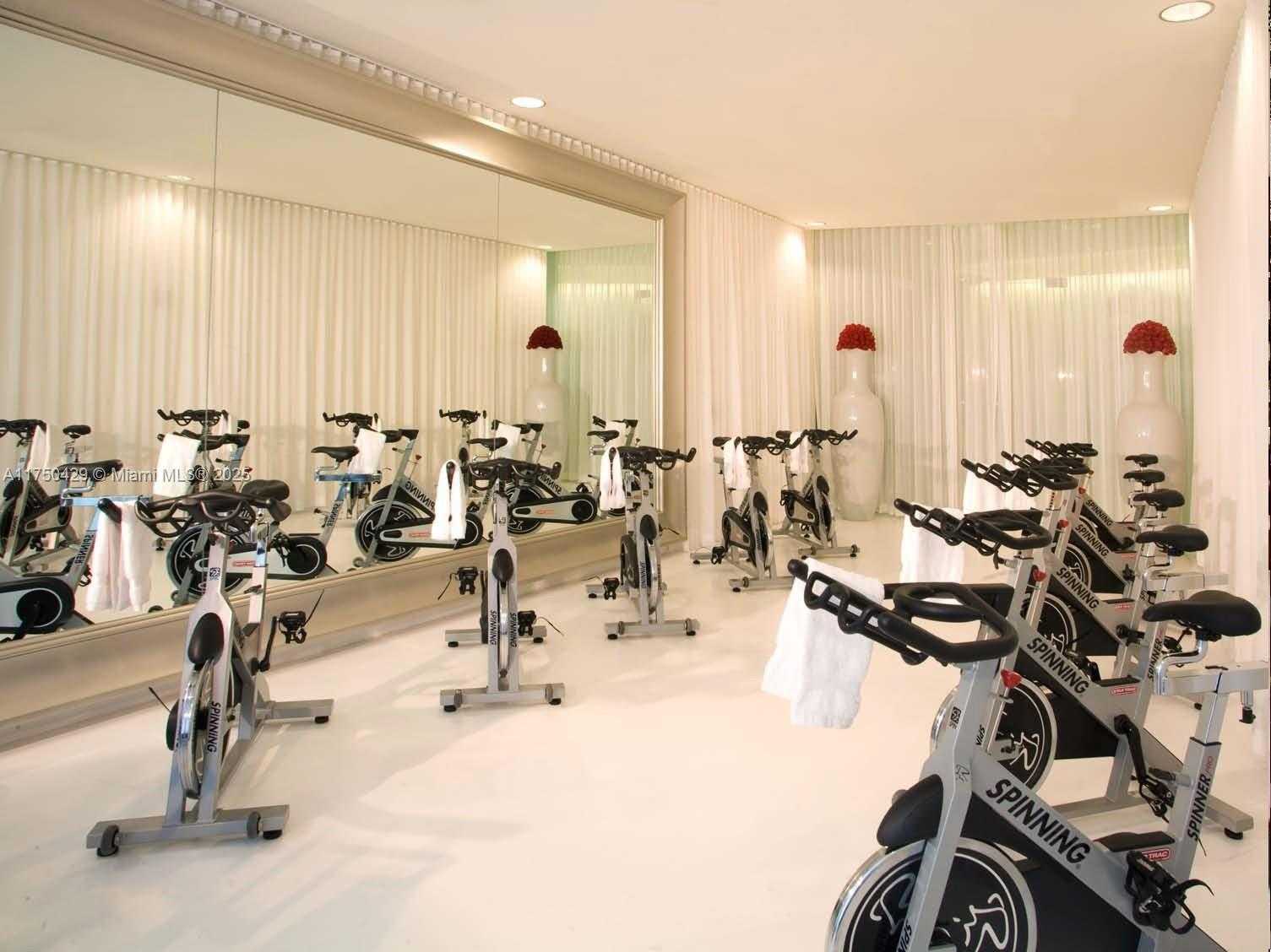 Small Image of 495 BRICKELL AVE #2102, Miami Number 3