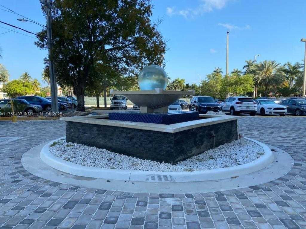 Small Image of 7904 WEST DR #110, North Bay Village Number 22