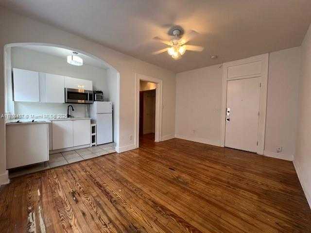 Small Image of 642 MICHIGAN AVE #14, Miami Beach Number 2