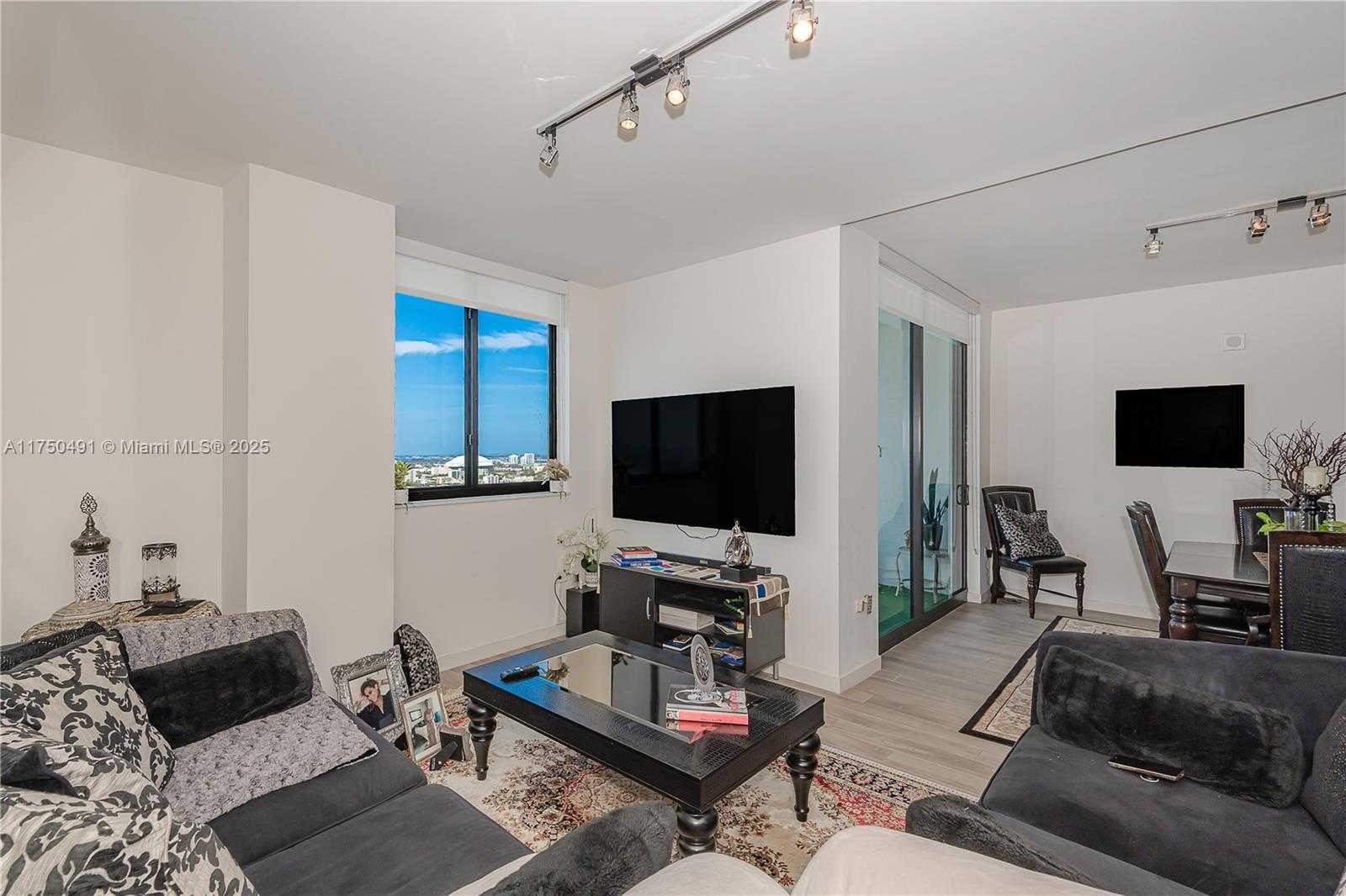Small Image of 999 SOUTH WEST 1ST AVE #3112, Miami Number 10