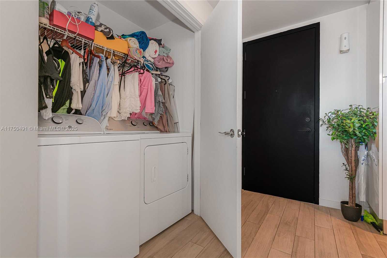 Small Image of 999 SOUTH WEST 1ST AVE #3112, Miami Number 21