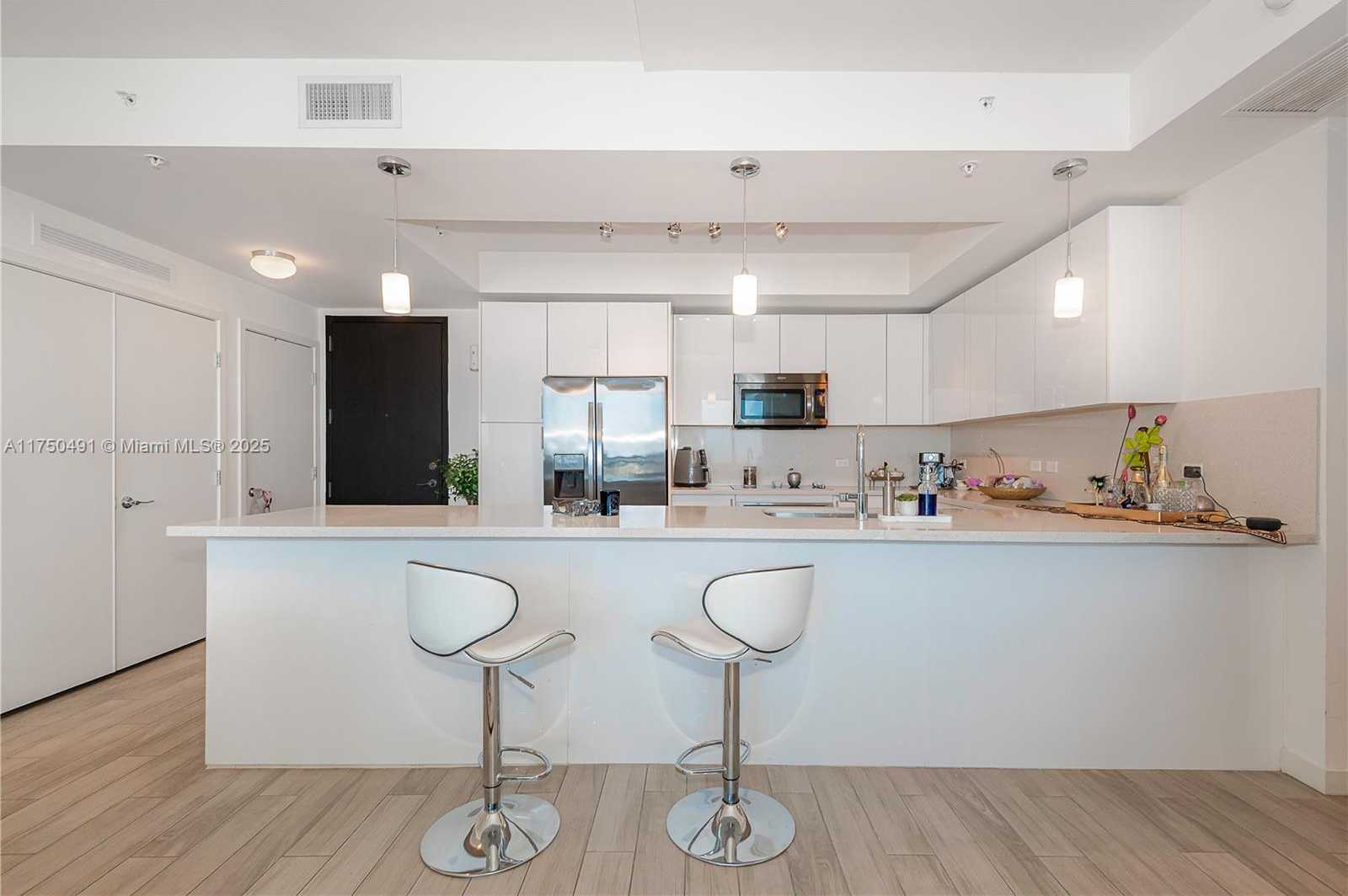 Small Image of 999 SOUTH WEST 1ST AVE #3112, Miami Number 4