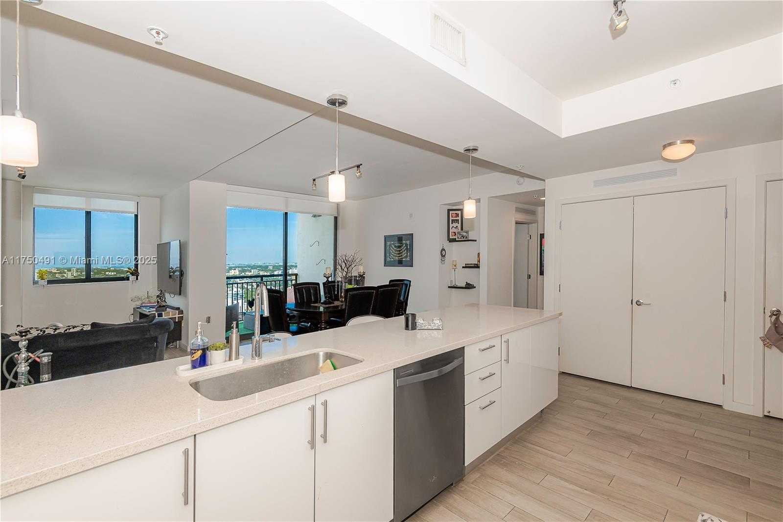 Small Image of 999 SOUTH WEST 1ST AVE #3112, Miami Number 5