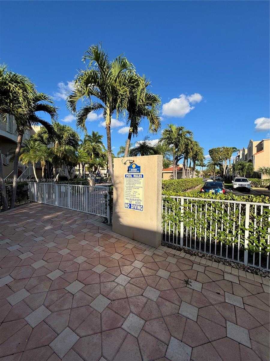 Small Image of 8670 NORTH WEST 6TH LN #4-101, Miami Number 12