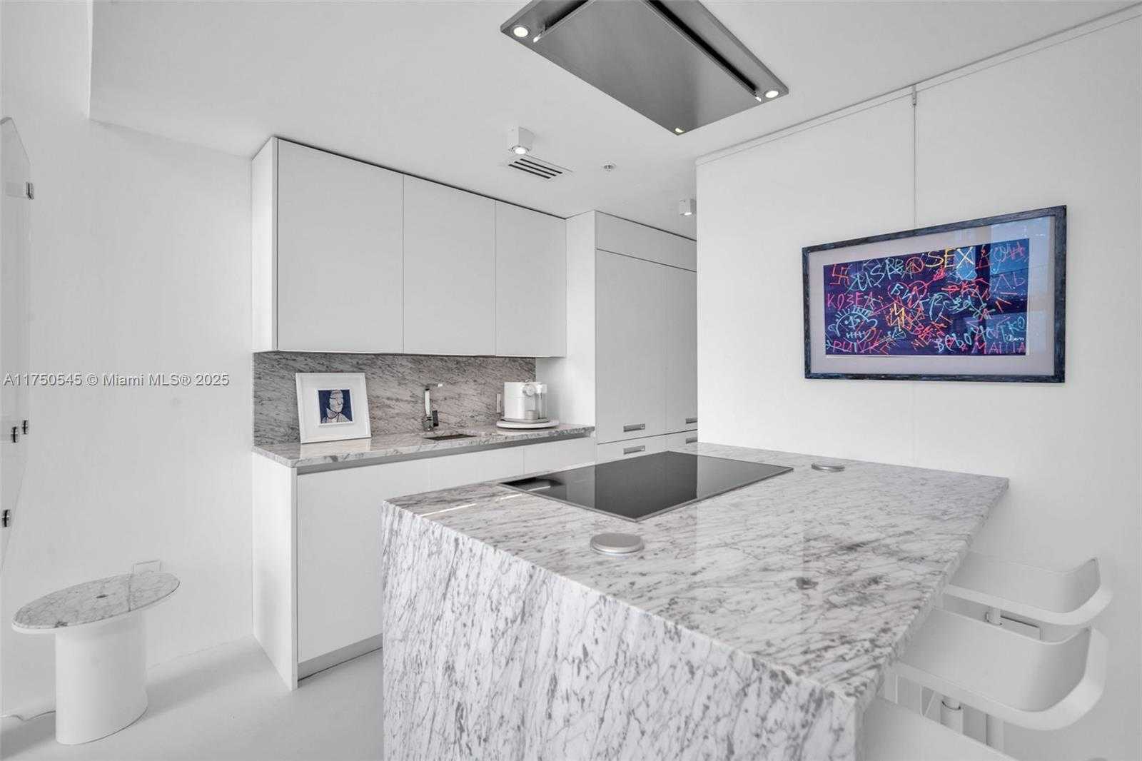 Small Image of 300 SOUTH BISCAYNE BLVD #L-1012, Miami Number 13