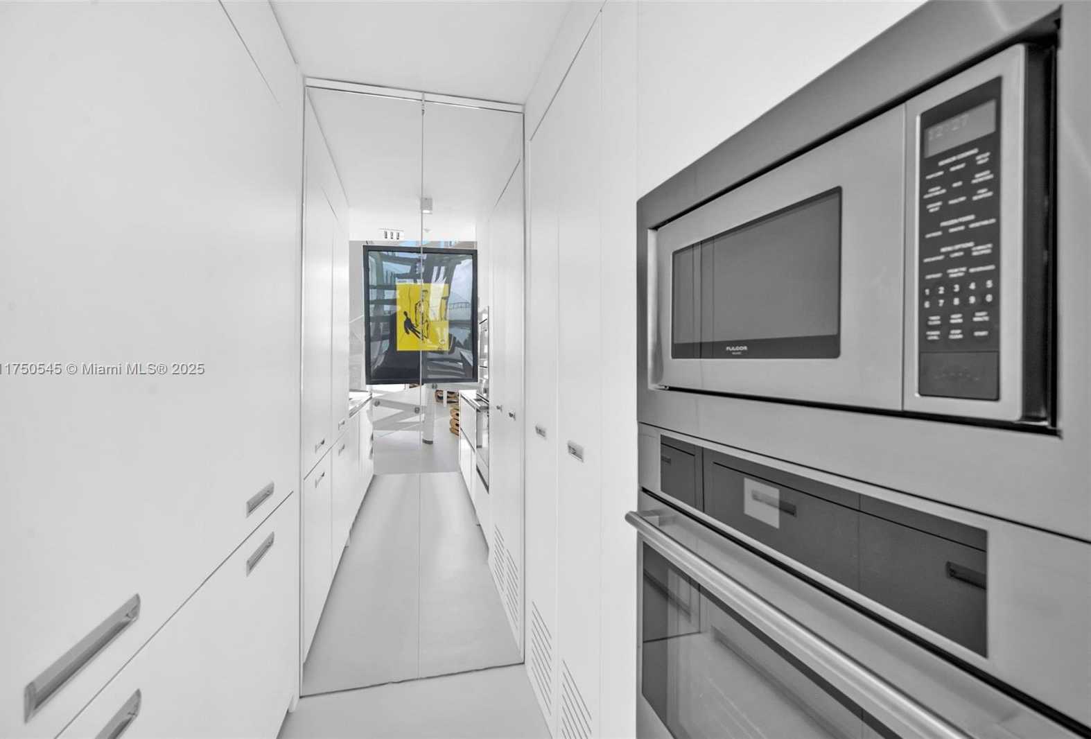 Small Image of 300 SOUTH BISCAYNE BLVD #L-1012, Miami Number 15