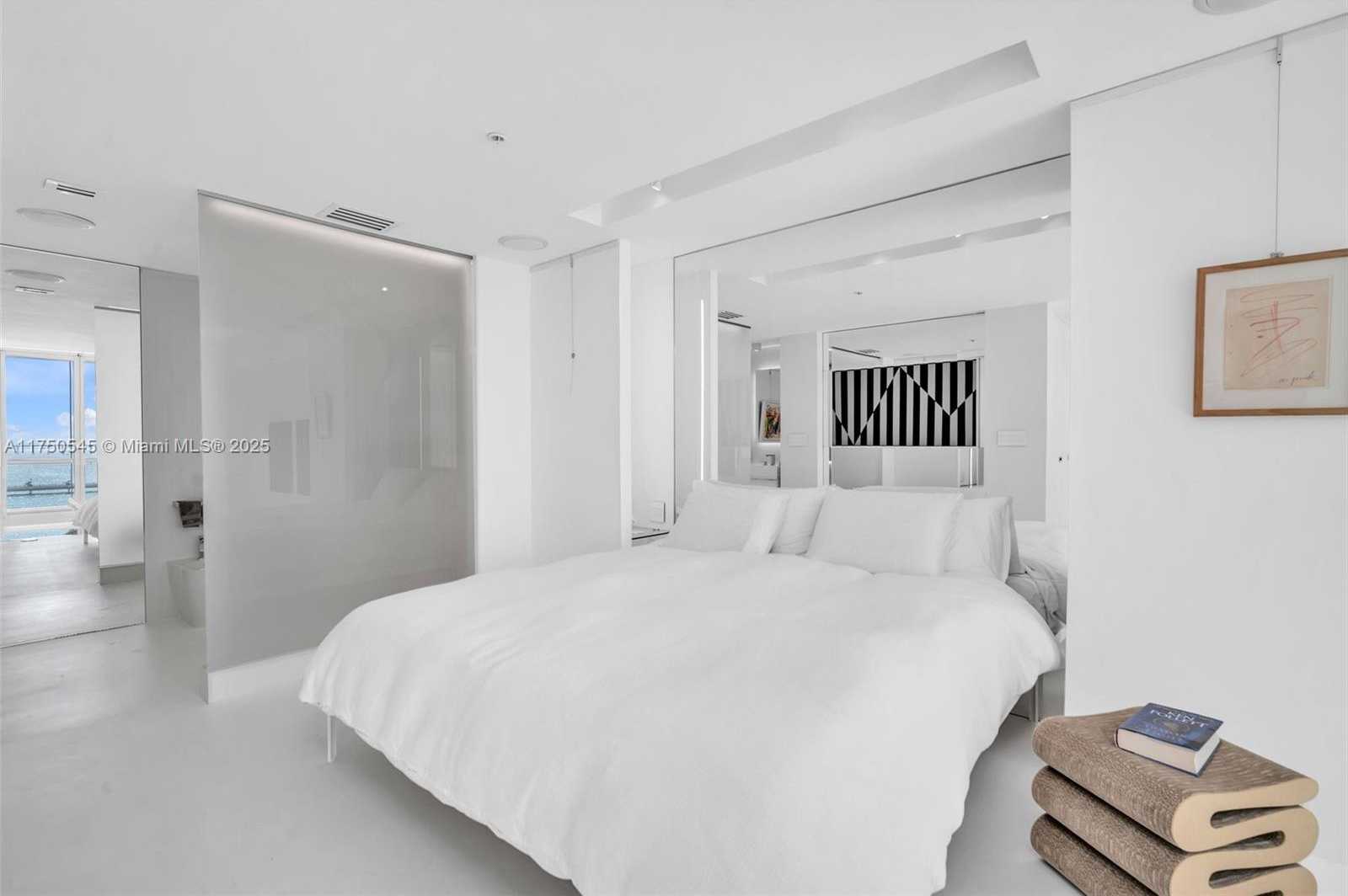 Small Image of 300 SOUTH BISCAYNE BLVD #L-1012, Miami Number 19