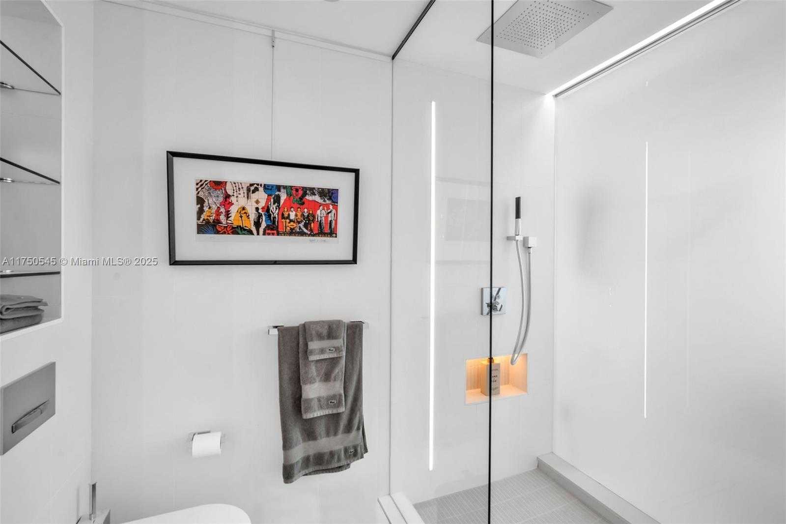 Small Image of 300 SOUTH BISCAYNE BLVD #L-1012, Miami Number 21