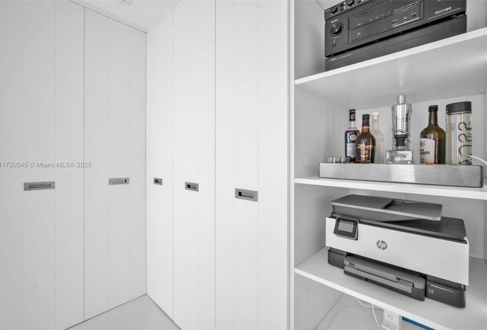 Small Image of 300 SOUTH BISCAYNE BLVD #L-1012, Miami Number 23