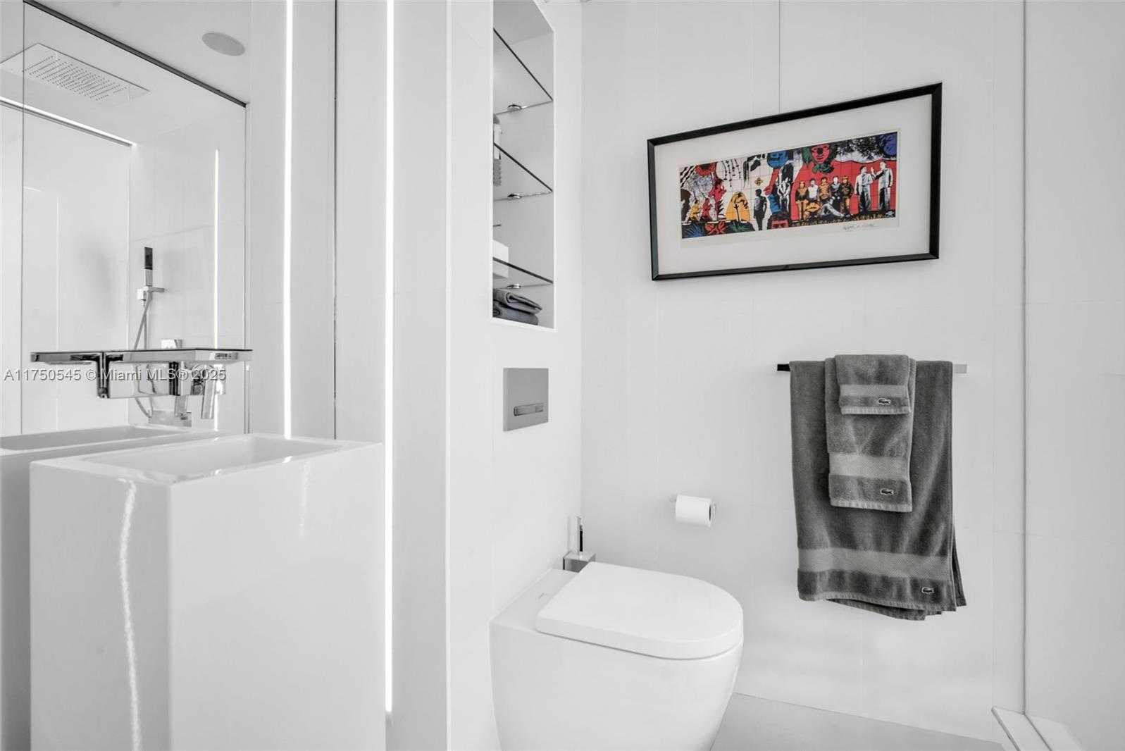Small Image of 300 SOUTH BISCAYNE BLVD #L-1012, Miami Number 24