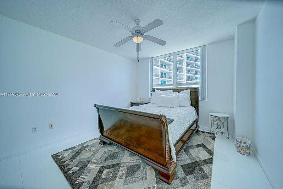 Small Image of 2000 NORTH BAYSHORE DR #526, Miami Number 18