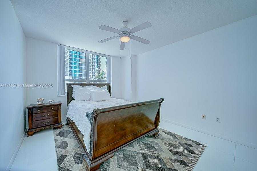 Small Image of 2000 NORTH BAYSHORE DR #526, Miami Number 19