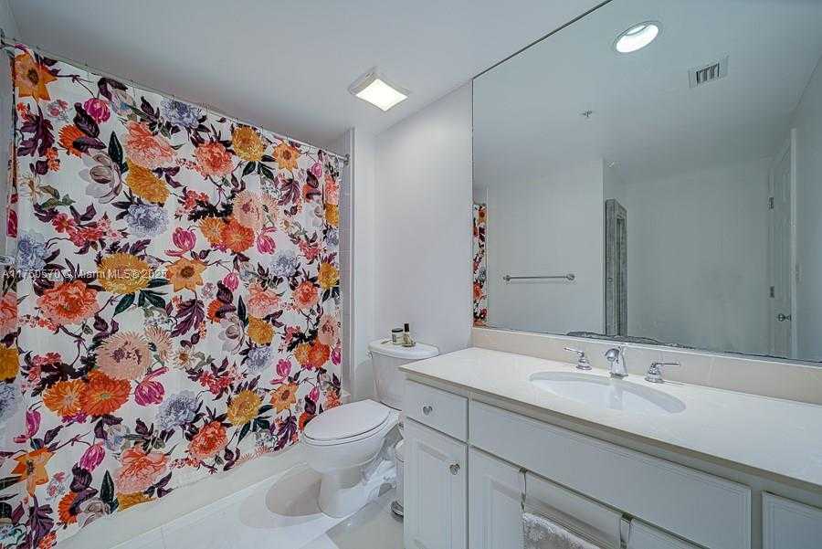Small Image of 2000 NORTH BAYSHORE DR #526, Miami Number 21