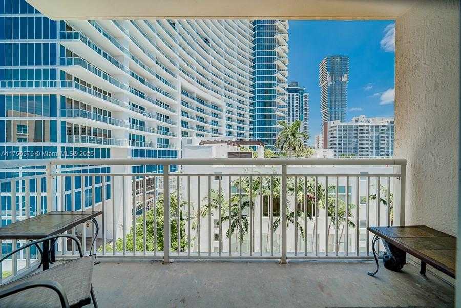 Small Image of 2000 NORTH BAYSHORE DR #526, Miami Number 23