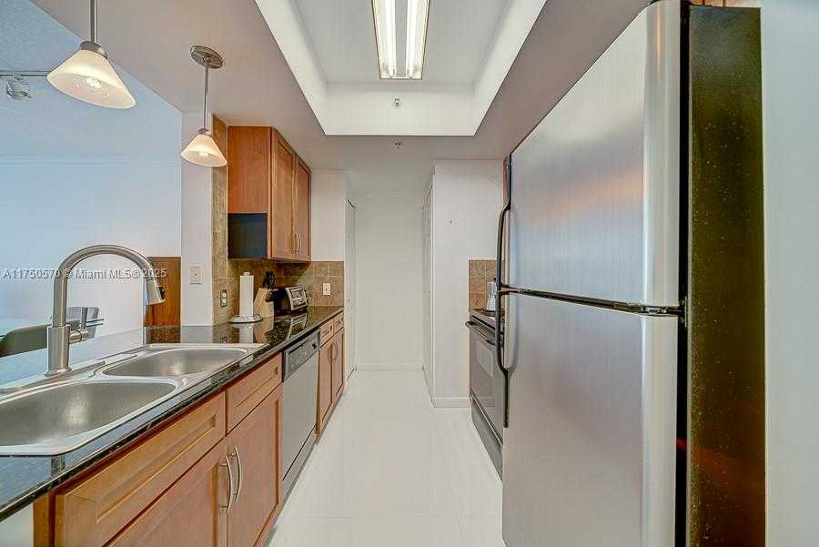 Small Image of 2000 NORTH BAYSHORE DR #526, Miami Number 5