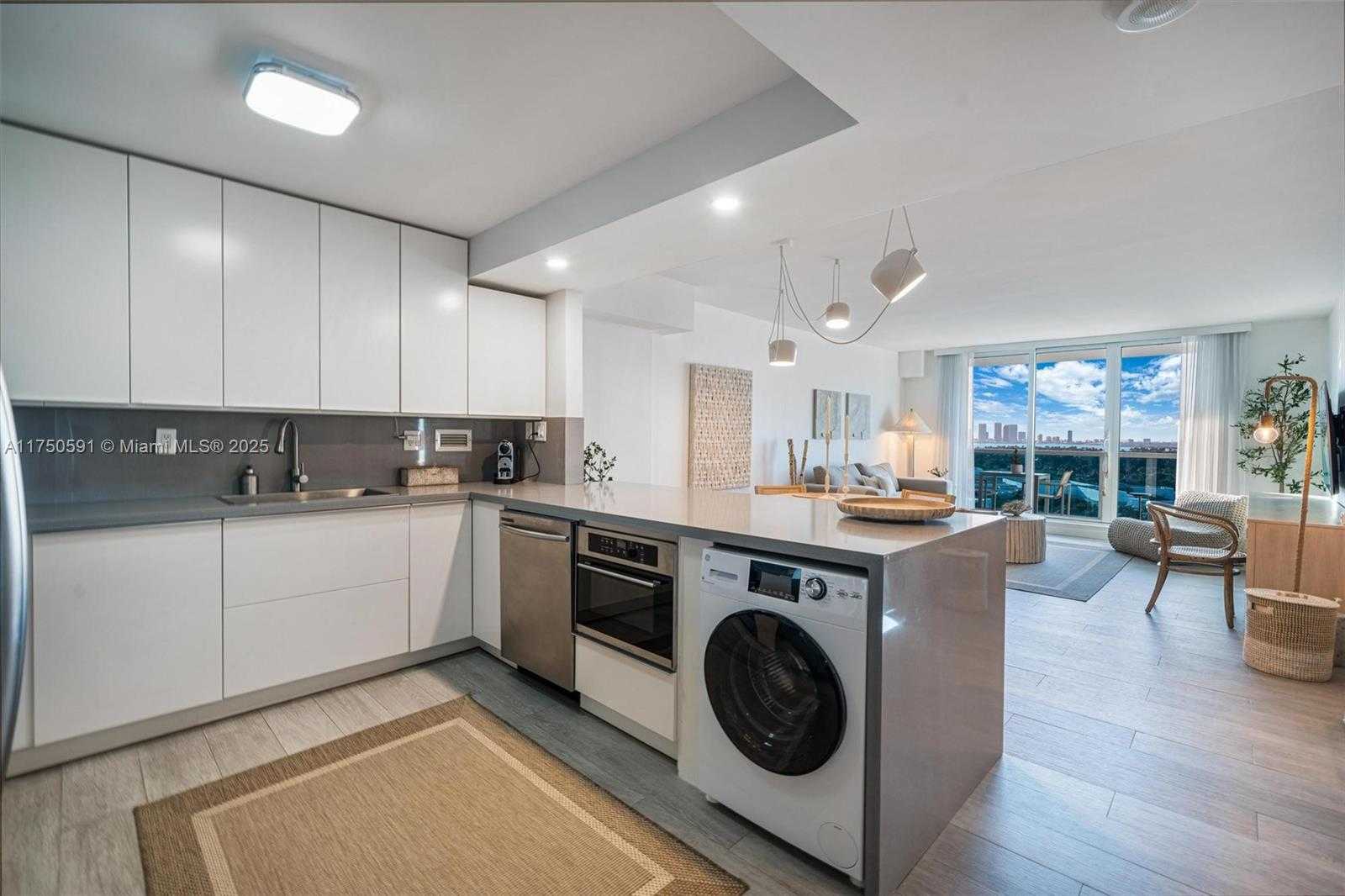 Small Image of 2301 COLLINS AVE #1534, Miami Beach Number 10