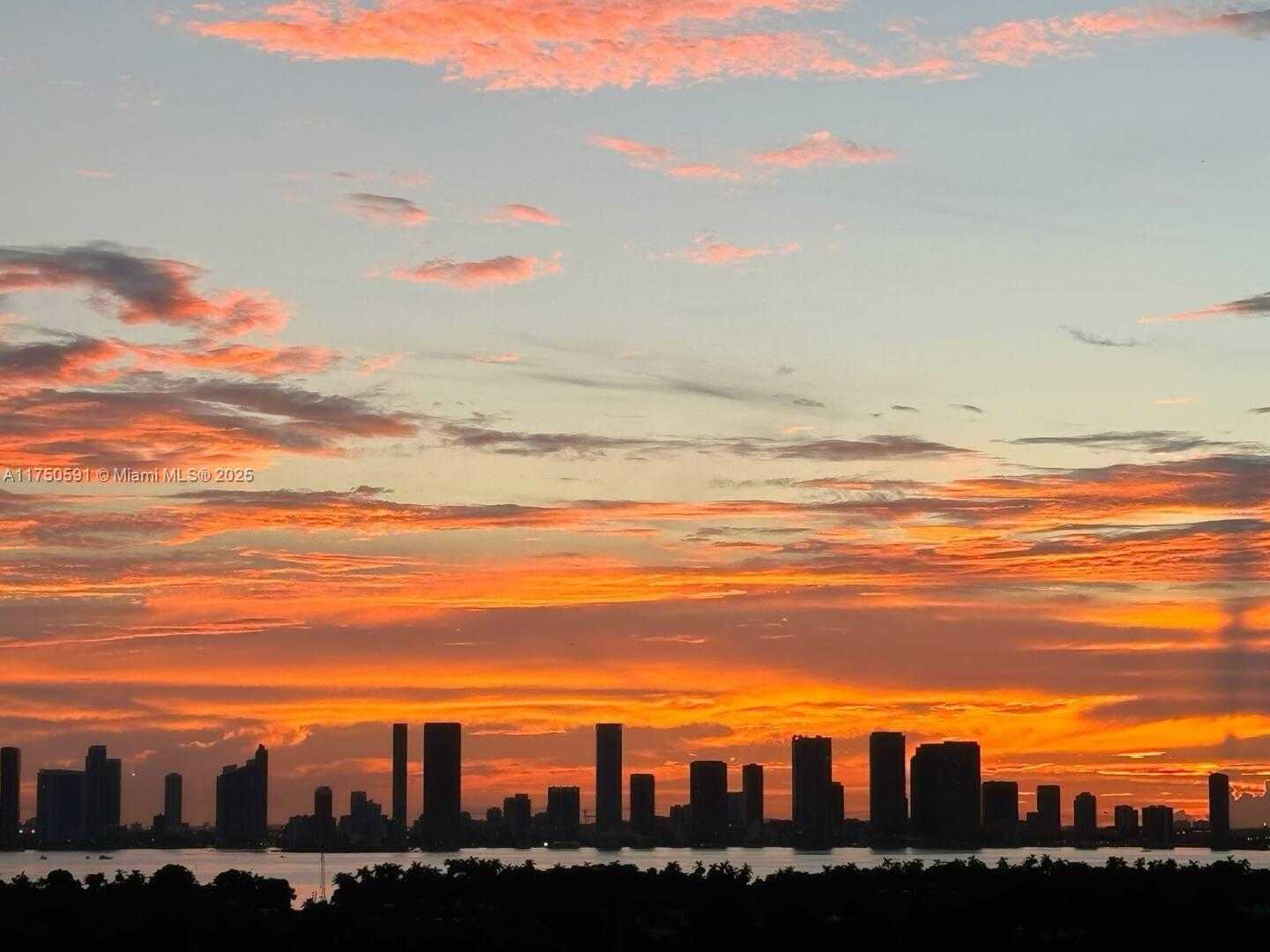 Small Image of 2301 COLLINS AVE #1534, Miami Beach Number 5