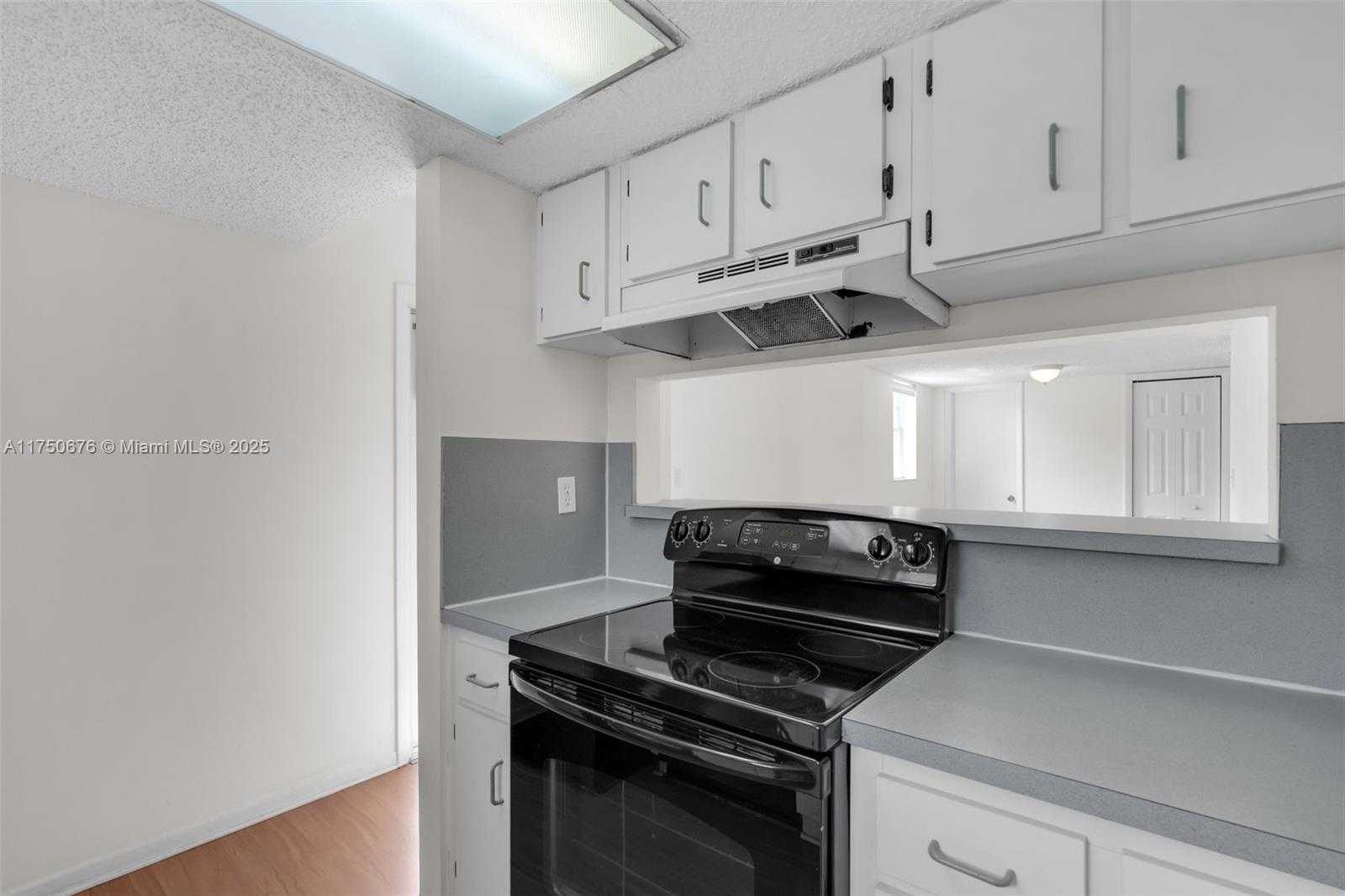 Small Image of 29 SANTILLANE AVE #7, Coral Gables Number 10