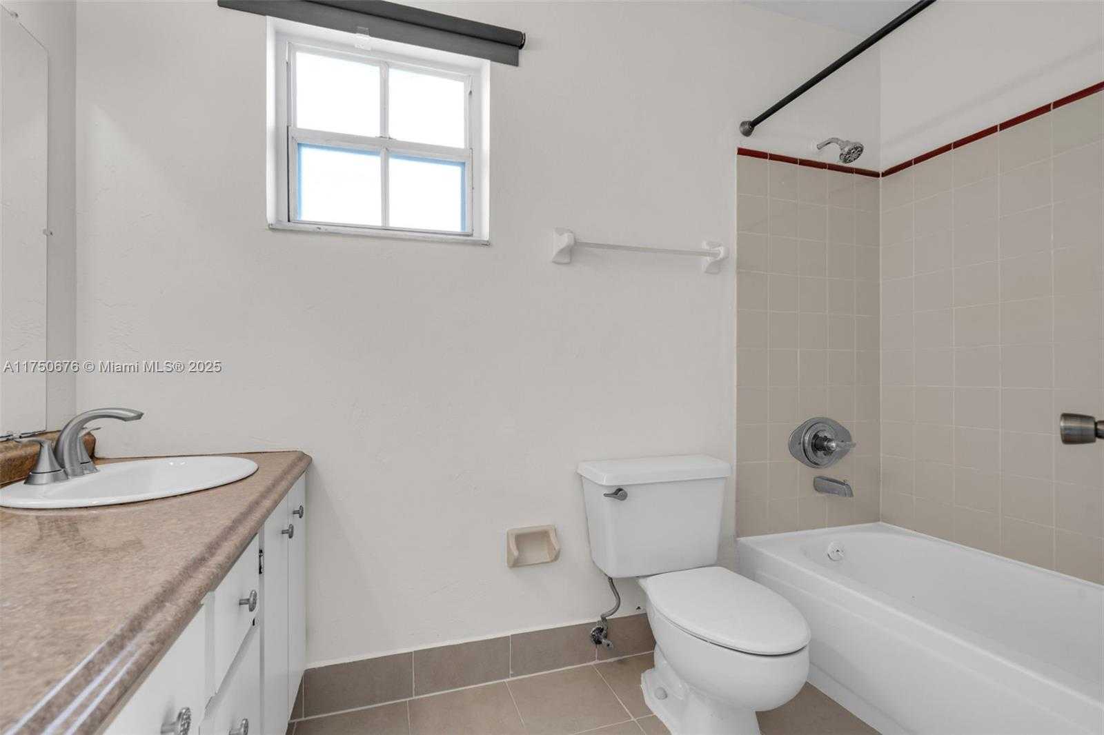 Small Image of 29 SANTILLANE AVE #7, Coral Gables Number 15
