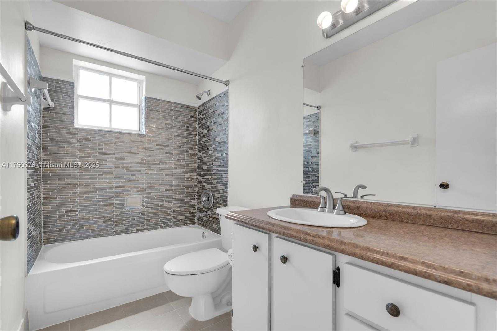 Small Image of 29 SANTILLANE AVE #7, Coral Gables Number 18