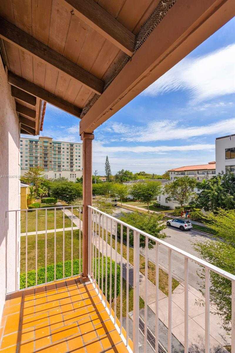 Small Image of 29 SANTILLANE AVE #7, Coral Gables Number 23