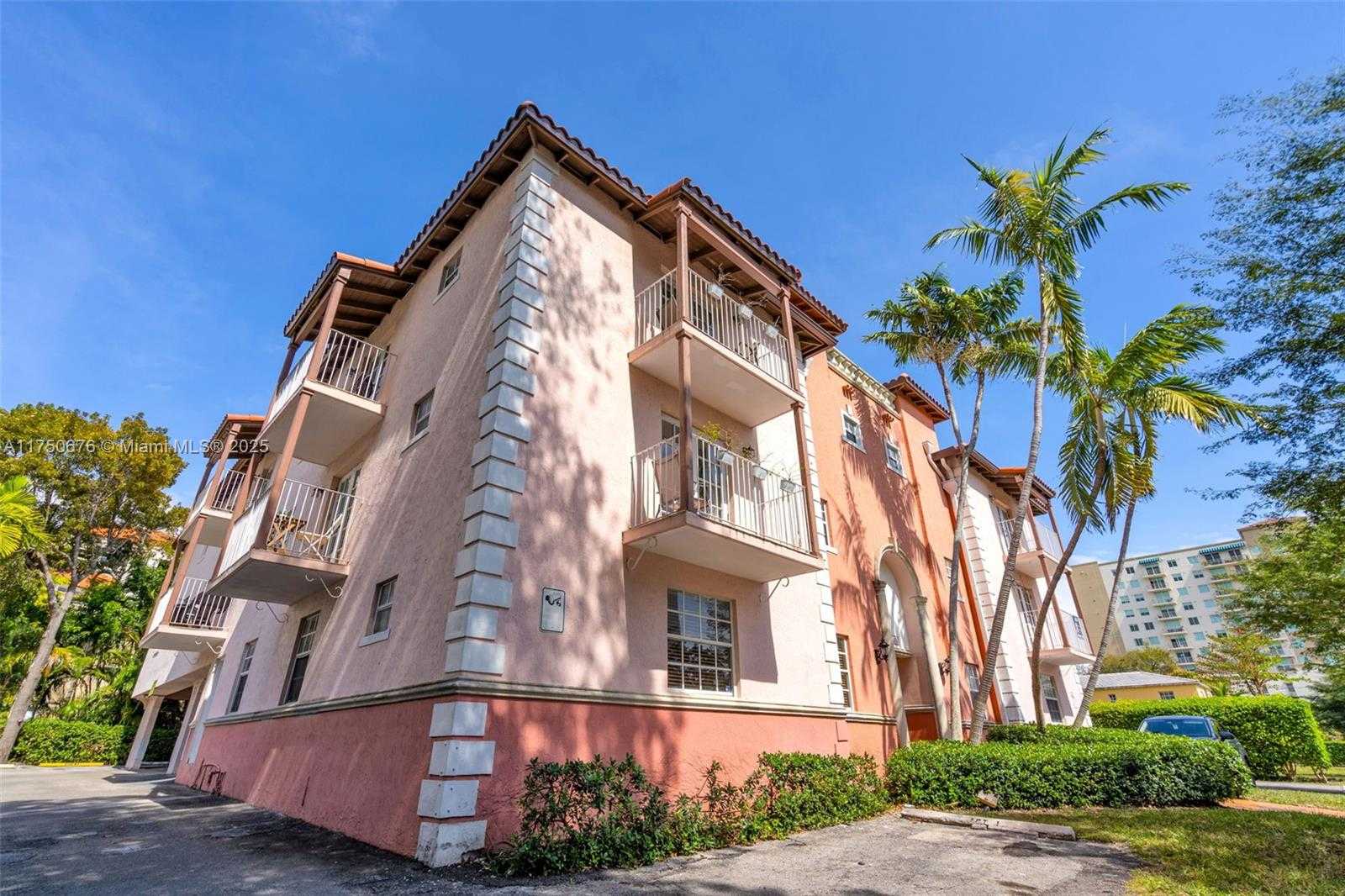 Small Image of 29 SANTILLANE AVE #7, Coral Gables Number 3