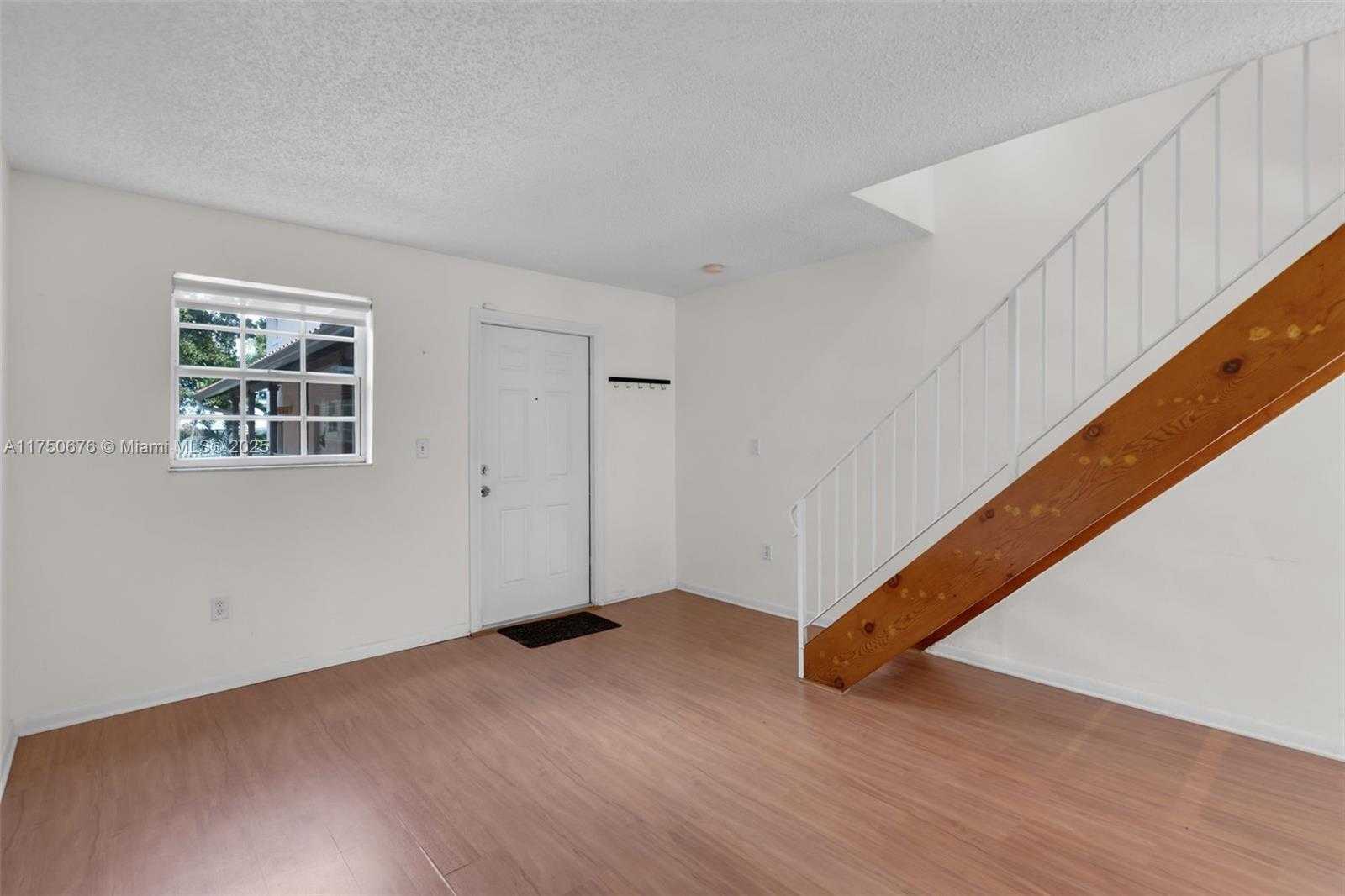 Small Image of 29 SANTILLANE AVE #7, Coral Gables Number 6