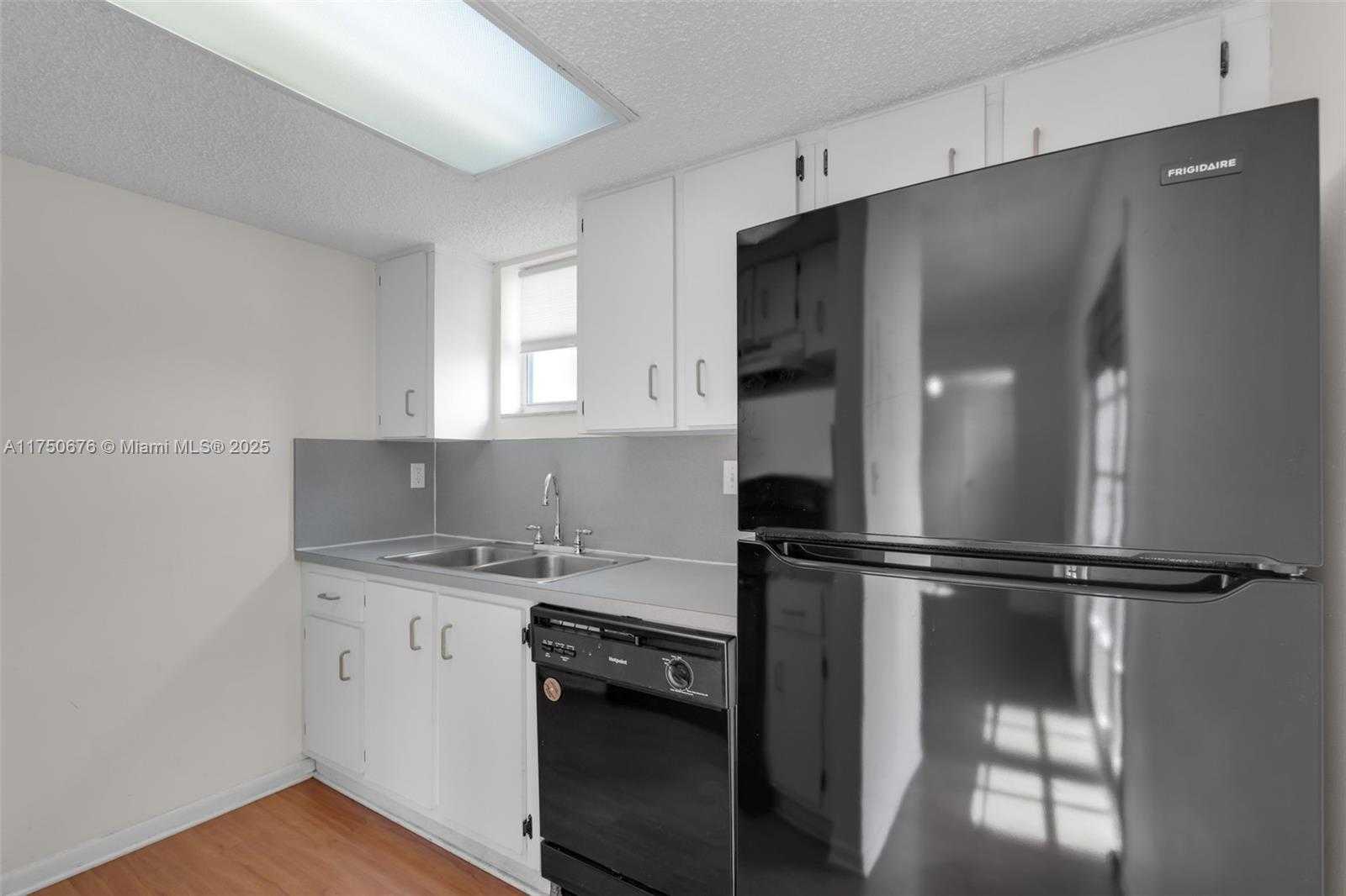 Small Image of 29 SANTILLANE AVE #7, Coral Gables Number 9