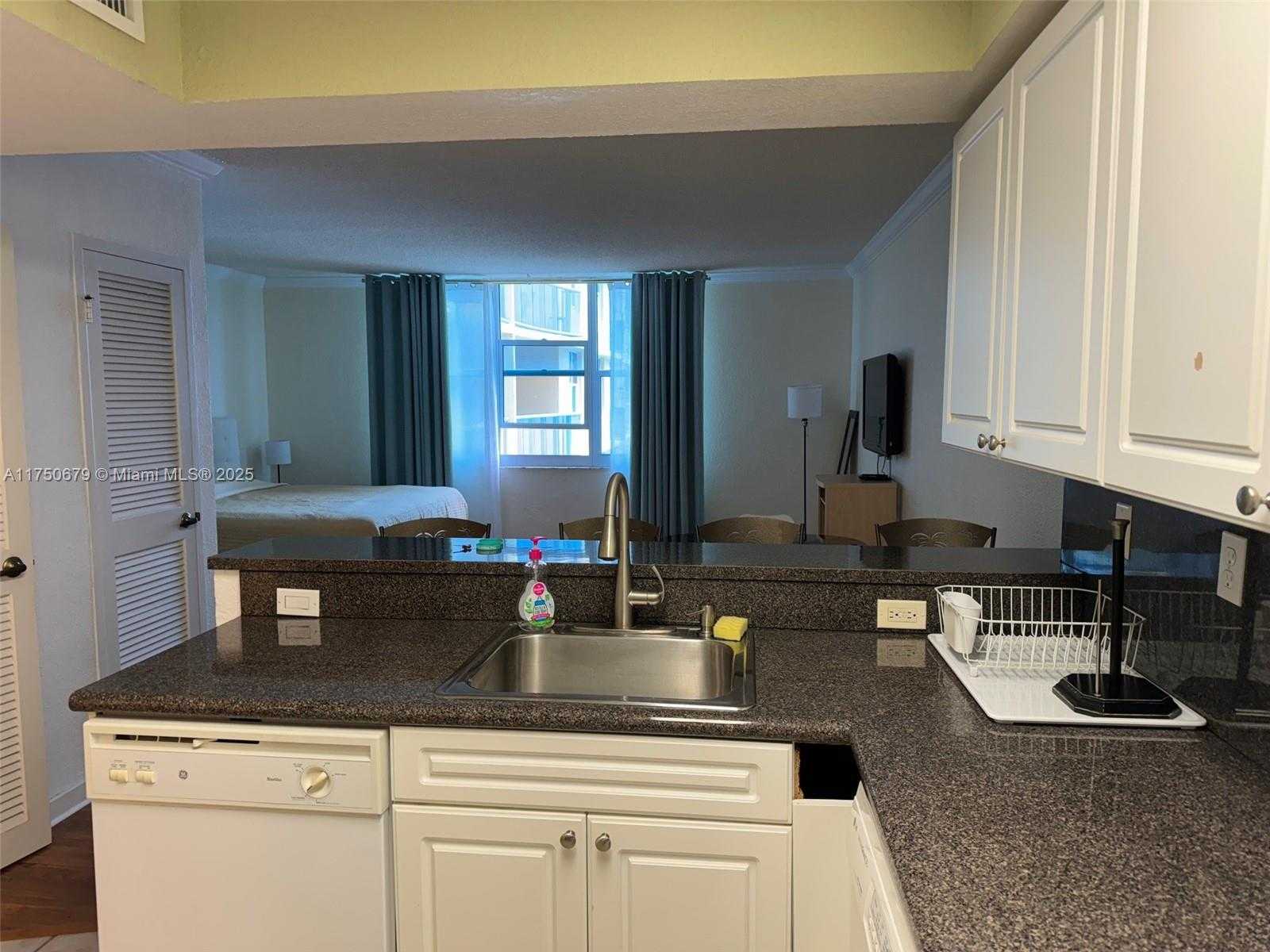 Small Image of 2501 SOUTH OCEAN DR #1519, Hollywood Number 11