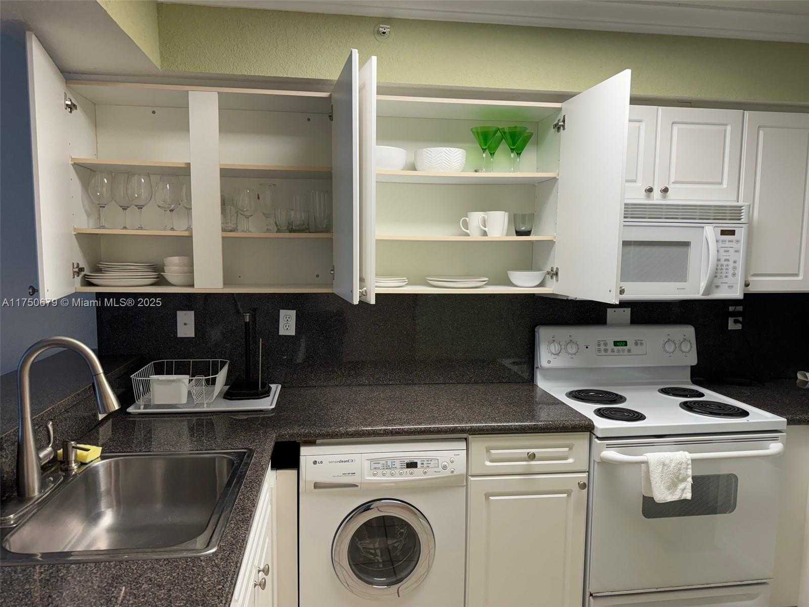 Small Image of 2501 SOUTH OCEAN DR #1519, Hollywood Number 9