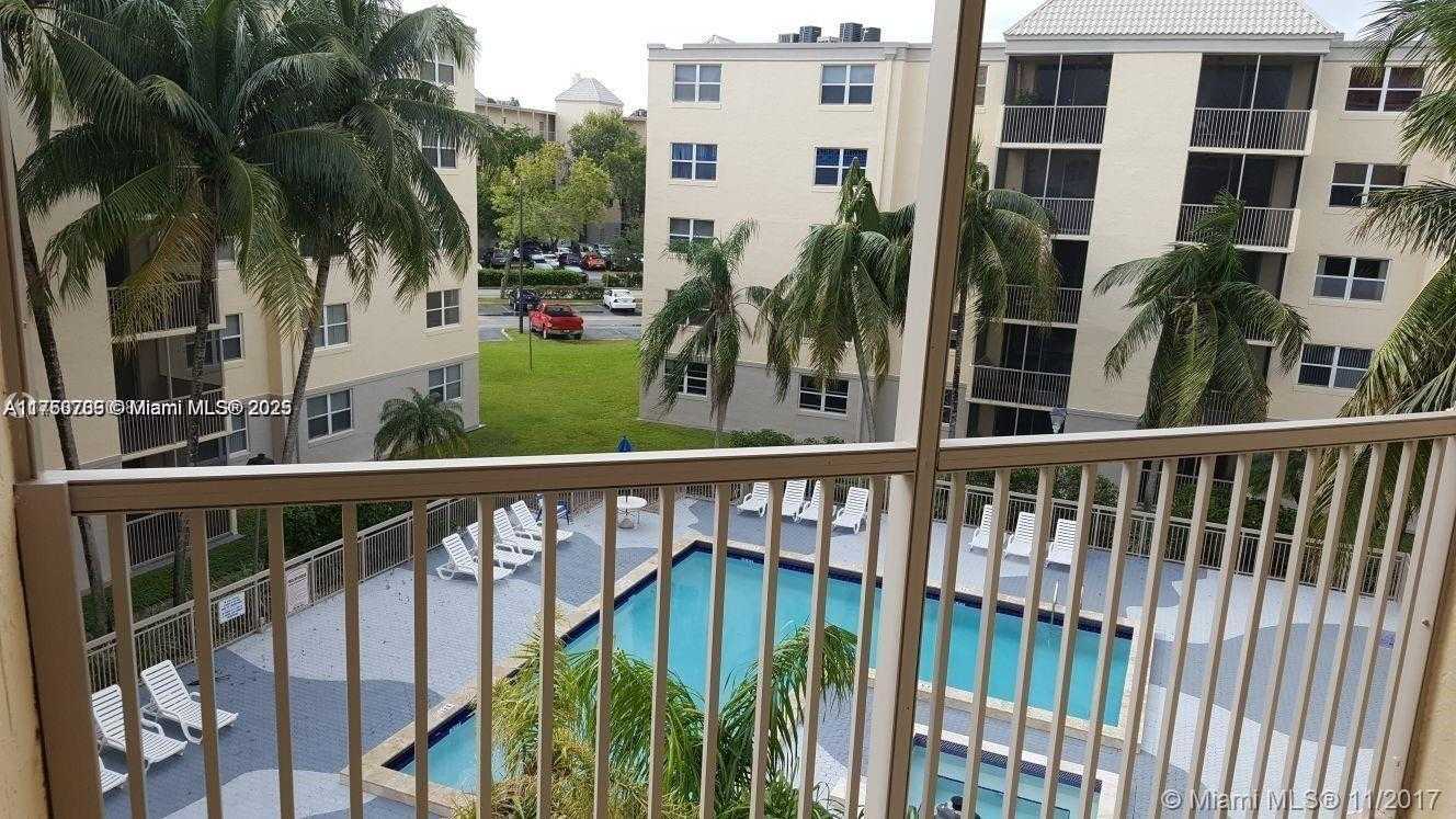 Small Image of 8255 LAKE DR #405, Doral Number 26