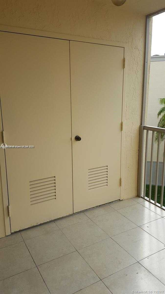 Small Image of 8255 LAKE DR #405, Doral Number 27