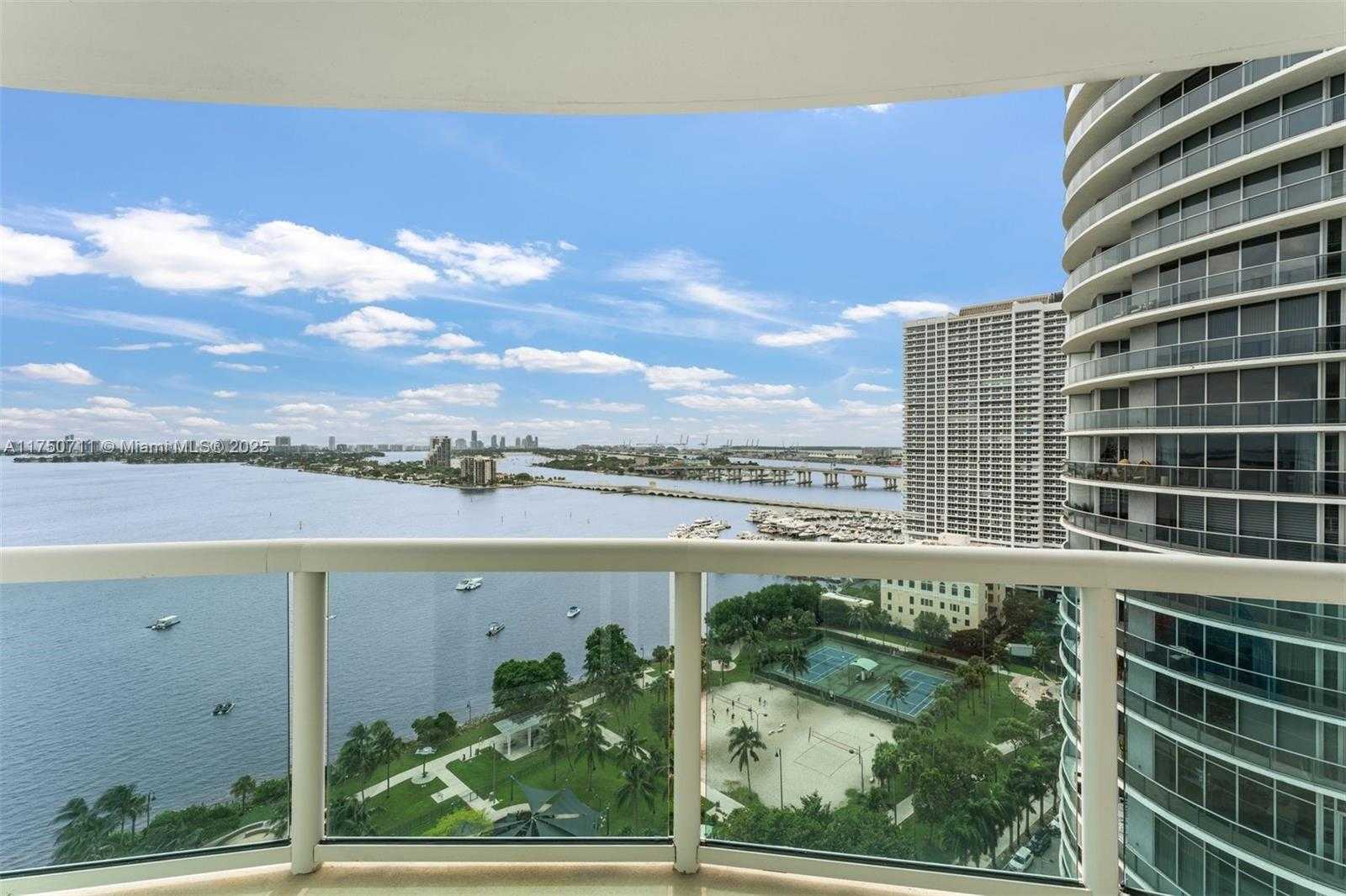 Small Image of 1800 N Bayshore Dr, Miami, FL 33132, USA Number 10