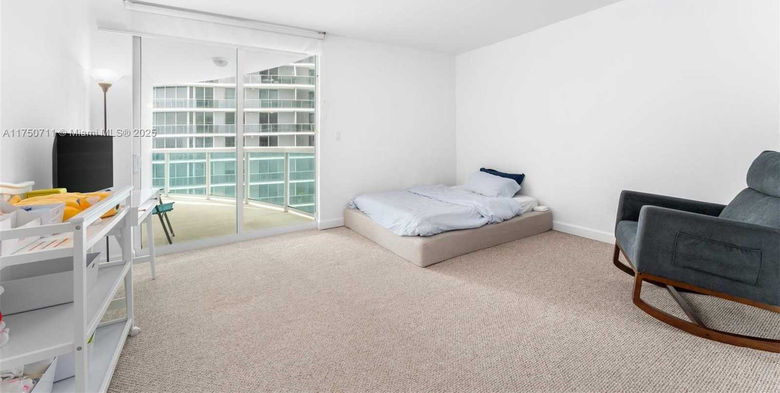 Small Image of 1800 N Bayshore Dr, Miami, FL 33132, USA Number 12